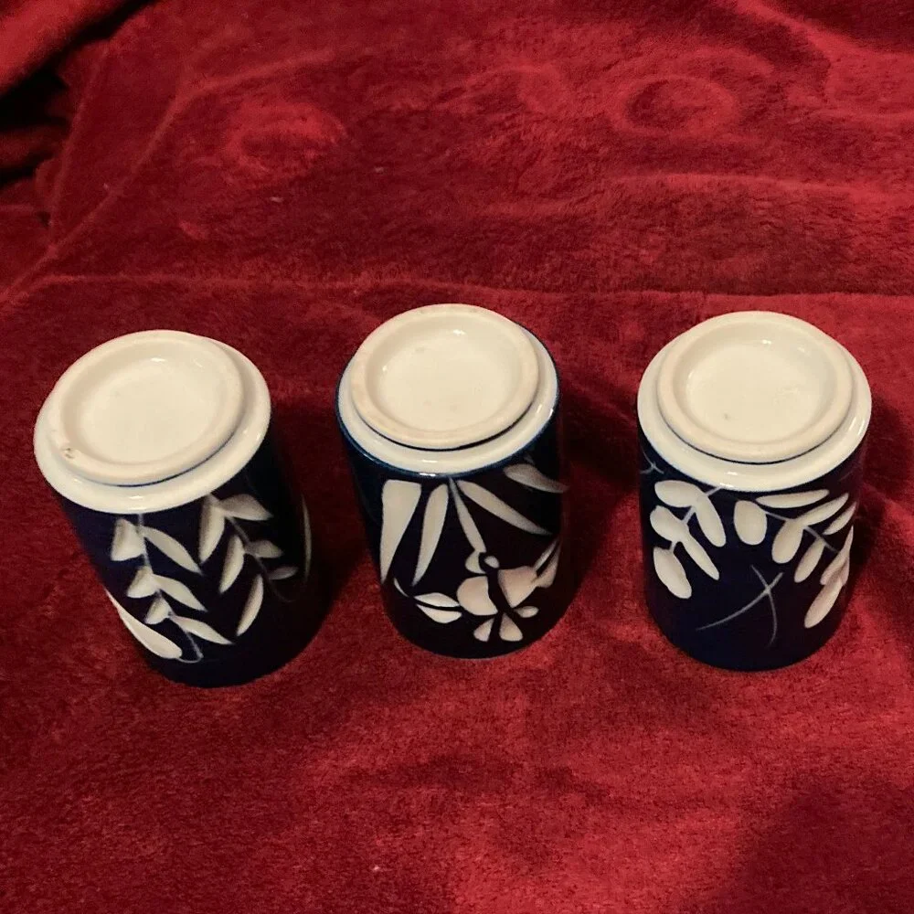 VTG THREE (3) Porcelain Teacup/Sake Cups-MCI JAPAN-Sgraffito Floral Etched-EUC - Picture 6 of 9